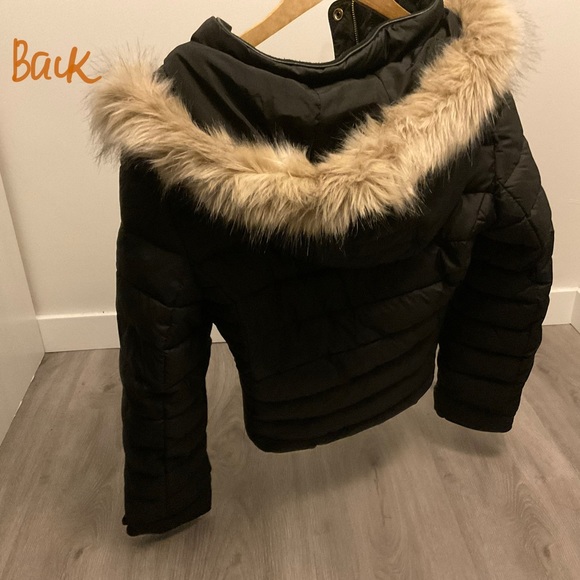 Zara Black Puffer with zippers - Picture 2 of 3